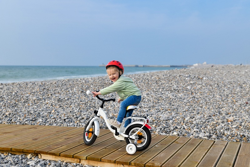 Giro in bicicletta con bambini, Depositphotos-ph Kipgodi