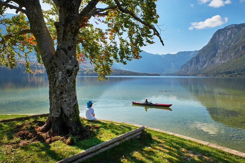 Lago di Bohinj, canoa e natura rilassante