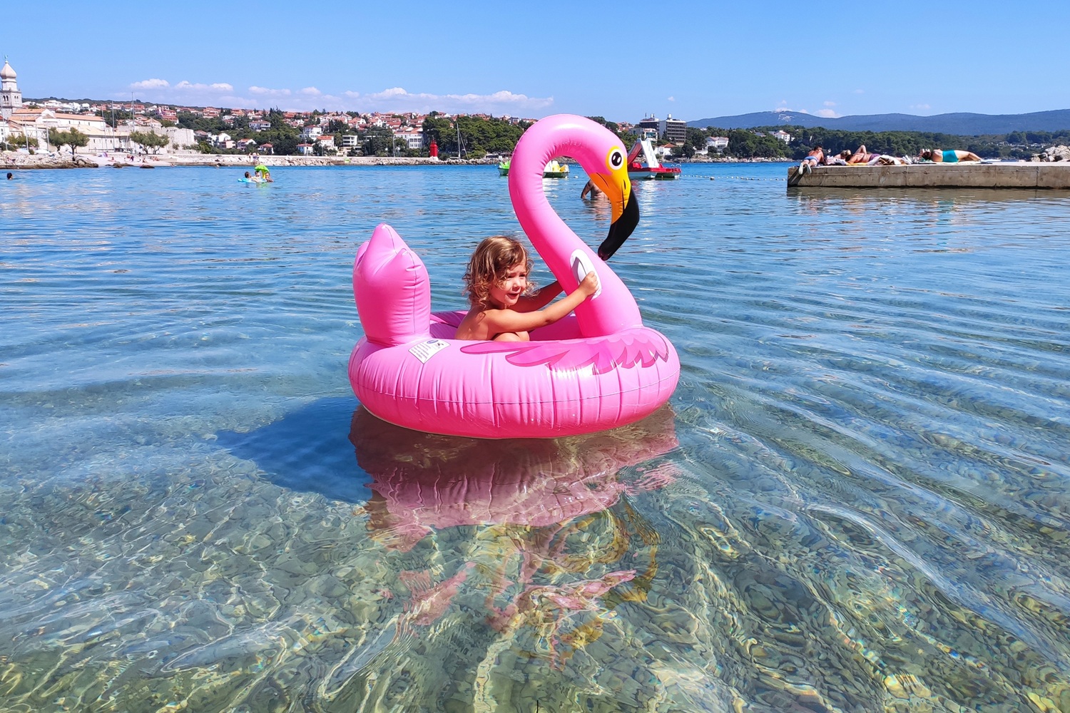 Isola di Krk in Croazia: la spiaggia di Krk, a due passi dal centro città