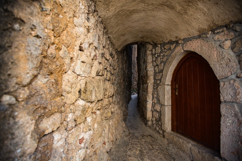 Nel minuscolo centro di Vrbnik c'è una delle vie più strette al mondo Nel minuscolo centro di Vrbnik c'è una delle vie più strette al mondo