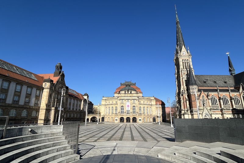 Chemnitz_piazzaTeatro4_phGrottoM