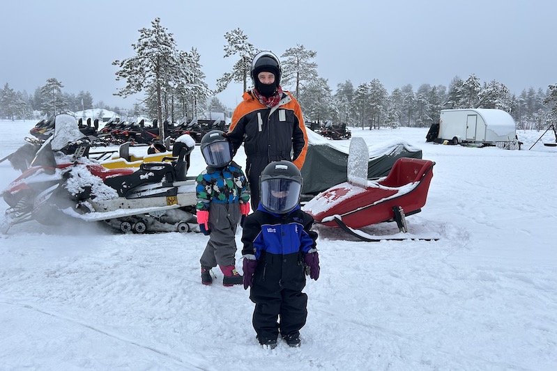 Rovaniemi_LaplandWelcome_motoslitta_in_famiglia_phGrottoM