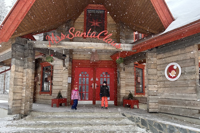 Rovaniemi_MrsSantaClaus_casa_phGrottoM