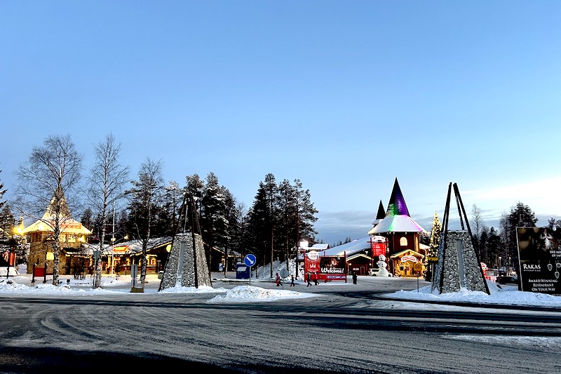 Rovaniemi_VillaggioBabboNatale_phGrottoM