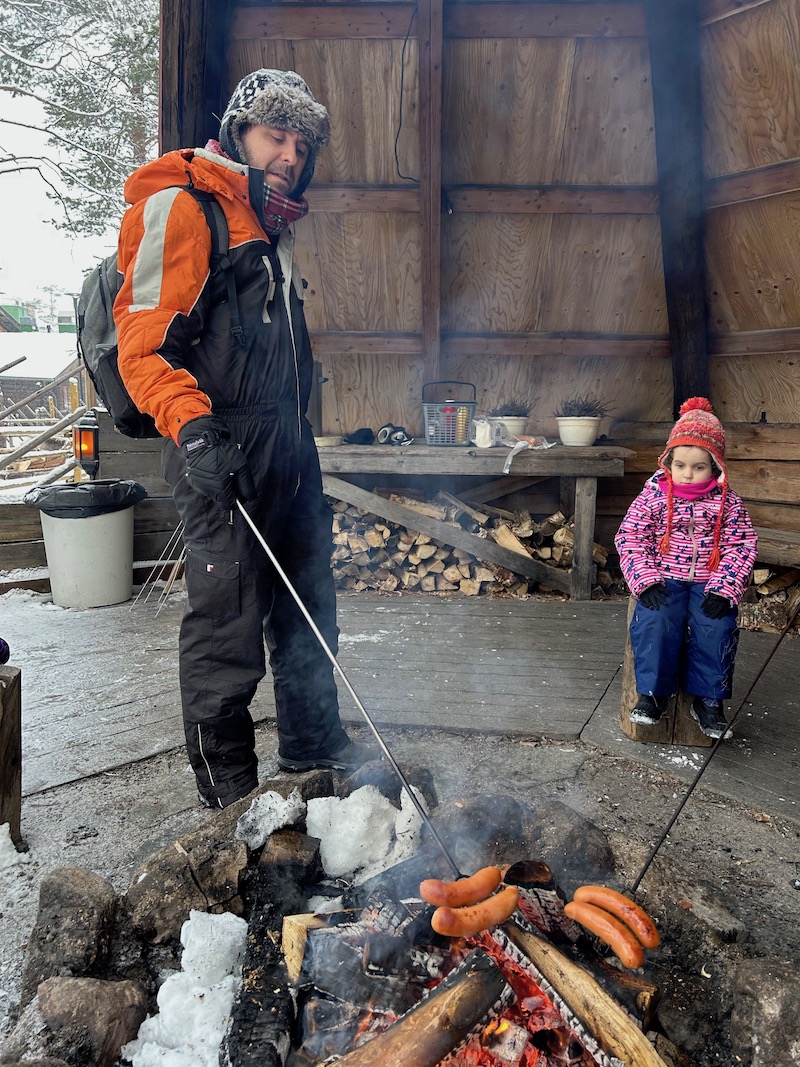 Rovaniemi_salsicce_fuoco_phGrottoM