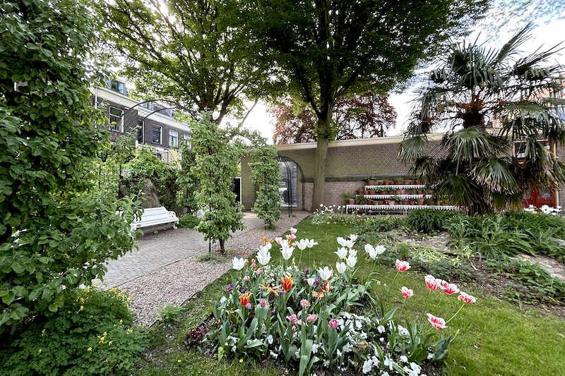 Utrecht_Floras_Hof_phGrottoM