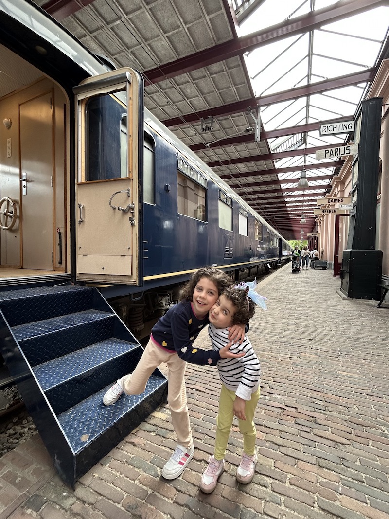Utrecht_MuseoFerroviario_bambine_phGrottoM