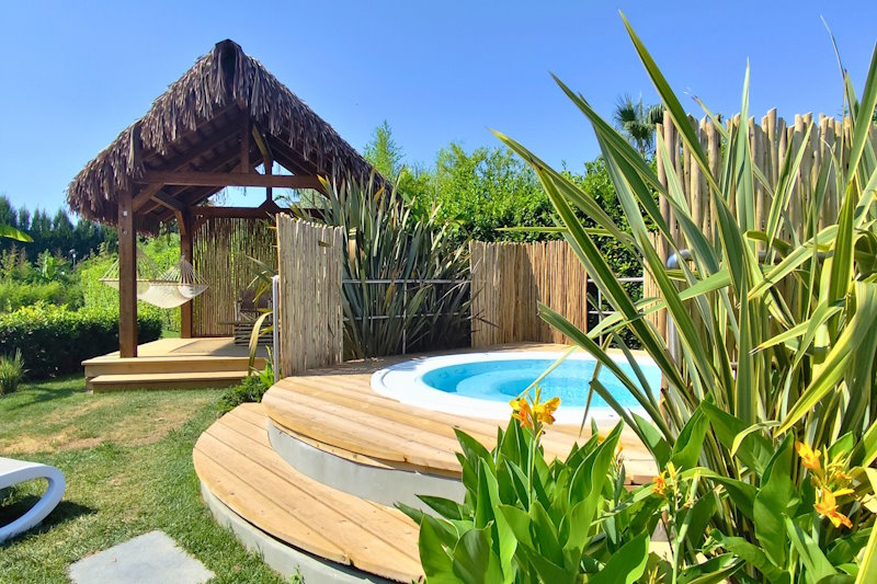 Cabanas di paglia con idromassaggio