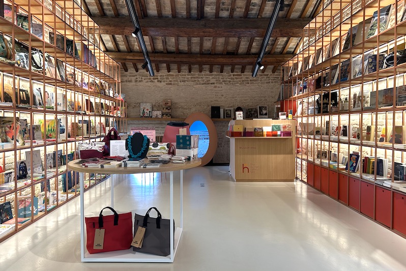 THSN, Museum Shop