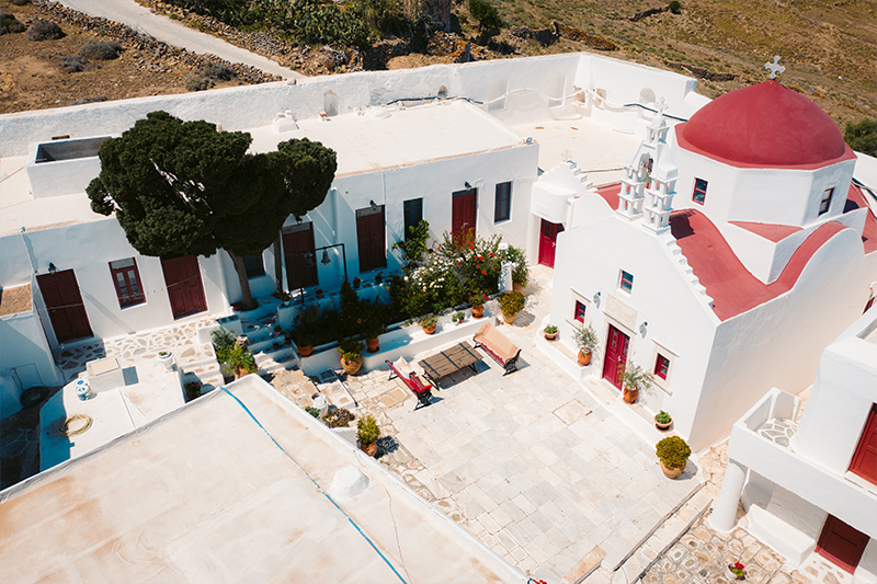 Il villaggio di Ano Mera in stile cicladico