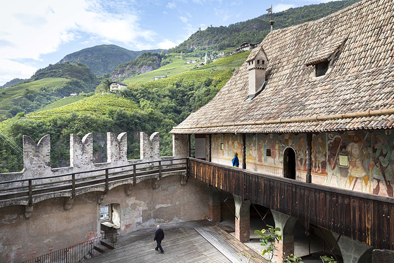 Castel Roncolo a Bolzano, affreschi