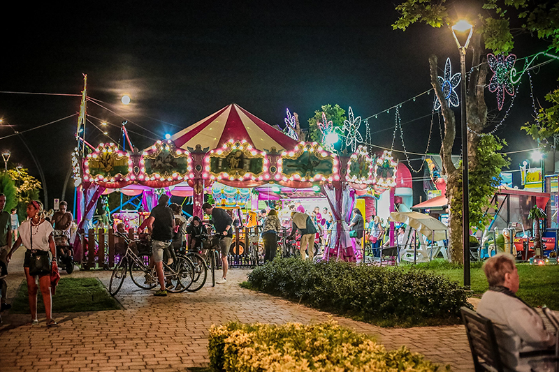Luna park serale a Misano Adriatico