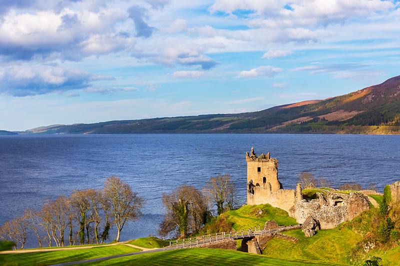 Il Loch Ness in Scozia © iStock