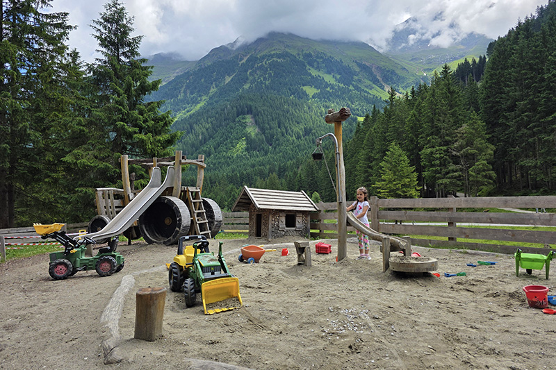 Stubai con i bambini, giochi alla TschangelairAlm