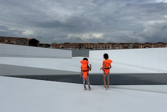 biennale architettura venezia arsenale spazi esterni installazione