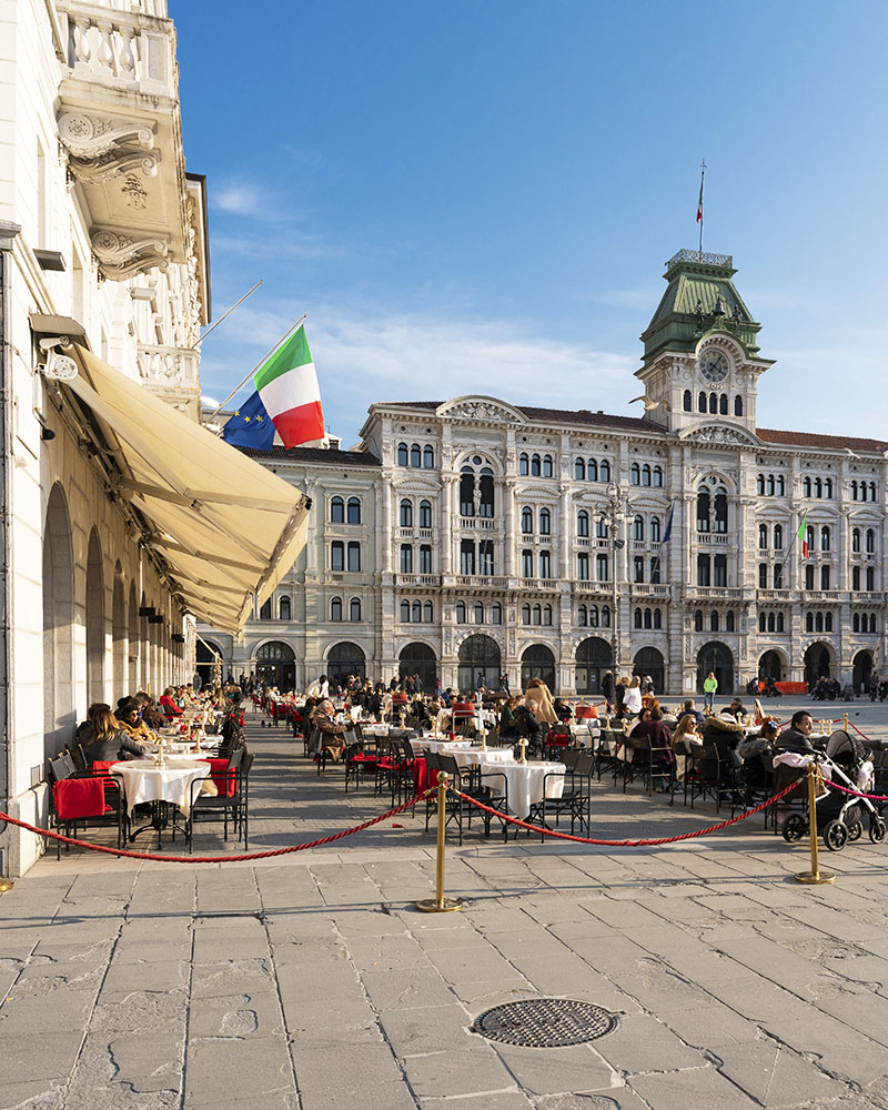Caffè in Piazza a Trieste per una pausa merenda con i bambini