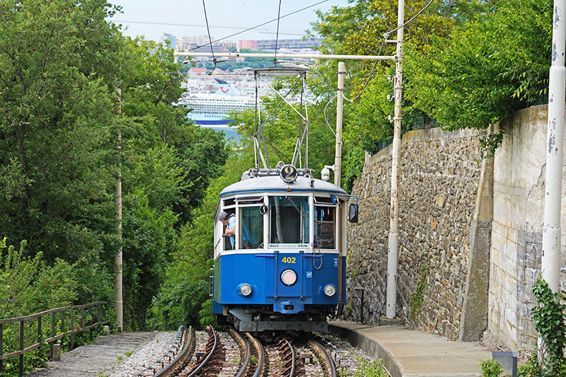 Tram da Trieste a Opicina nel Carso