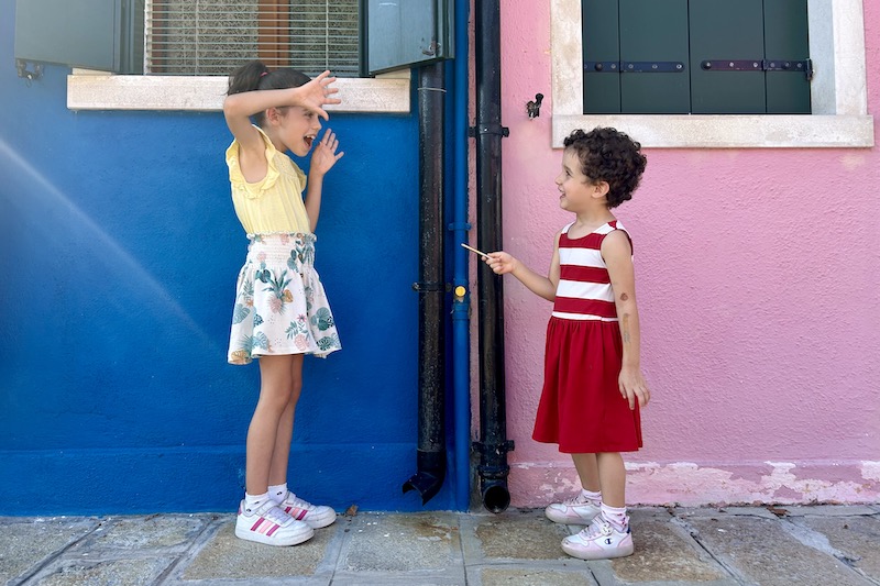 bambine case colorate Burano