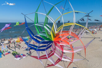 One Sky One World: il festival degli aquiloni di Cervia in autunno © F. Janich