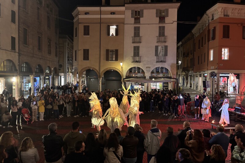 Spettacolo Peuple Lumière a Mantova © Erica Bonifacio