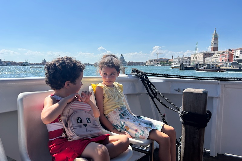 tour barca bambine