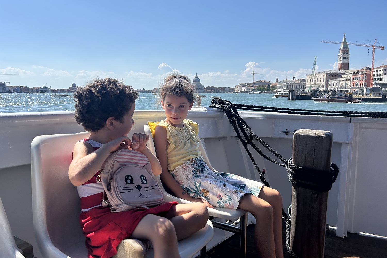 Tour in barca alle isole di Murano e Burano.