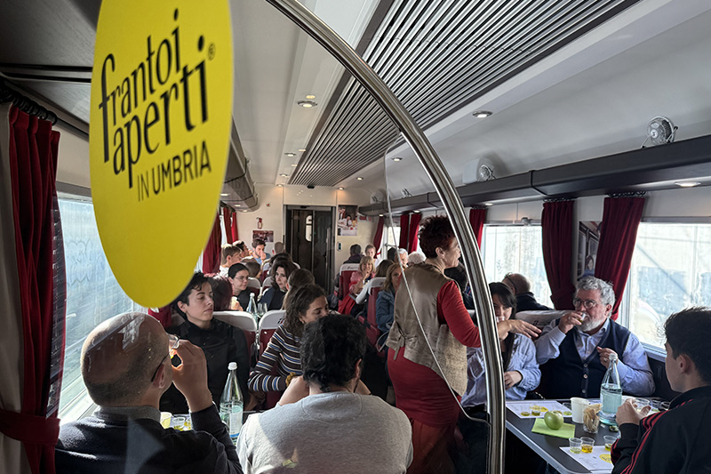 Treno turistico Roma Assisi con degustazione