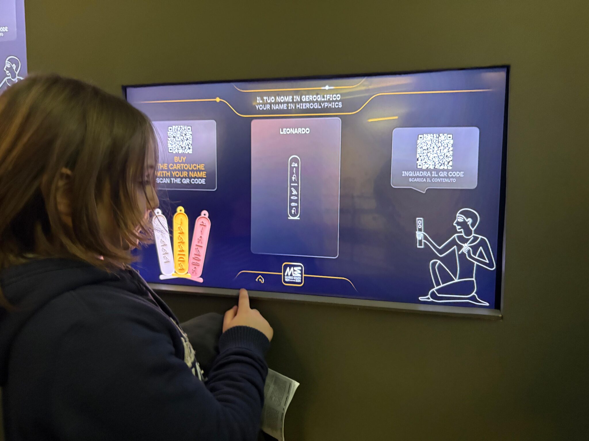 Schermi multimediali e interattivi al Museo egizio di Torino