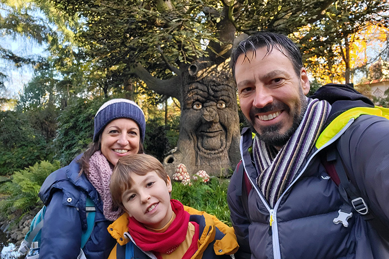 Parco di Efteling in Olanda in autunno e inverno con i bambini, l'albero parlante