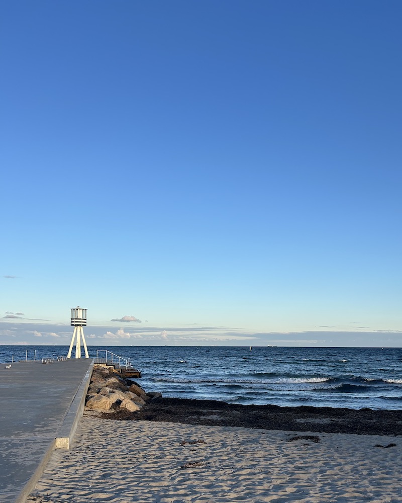 spiaggia bellevue sabbia e mare