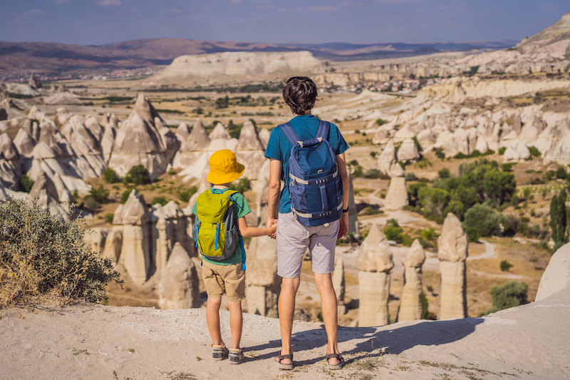 padre figlio grotte fate cappadocia turchia