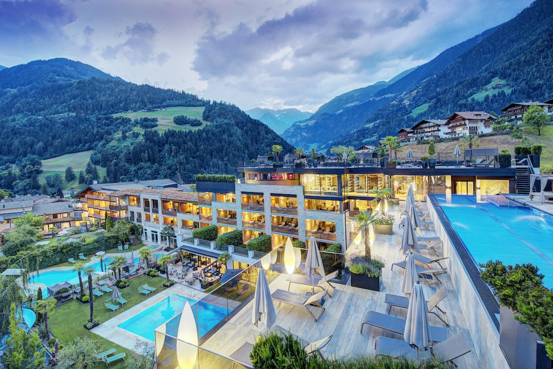 Stroblhof Active Family Spa Resort in Val Passiria per famiglie, esterno struttura
