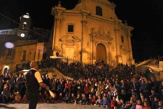 Ibla Buskers: festival di artisti di strada a Ragusa Ibla