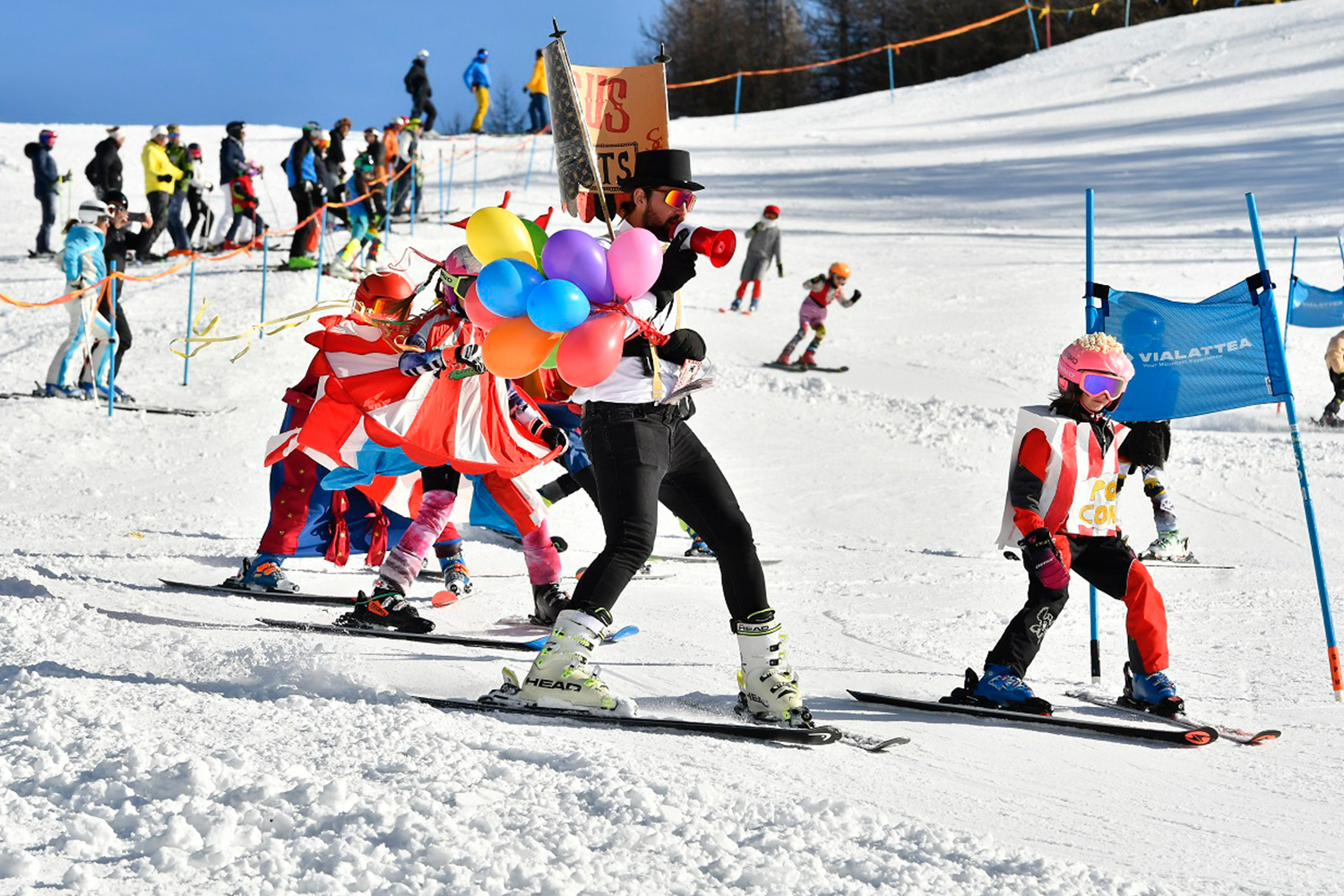 Gara di sci in maschera © Turismo Torino