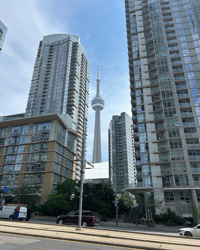 cnn tower toronto