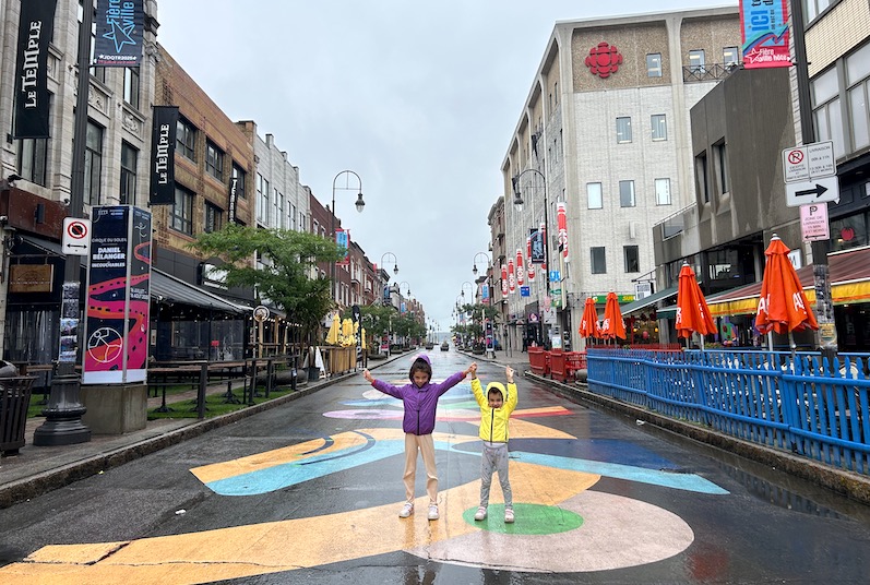 strada colorata bambine trois rivieres