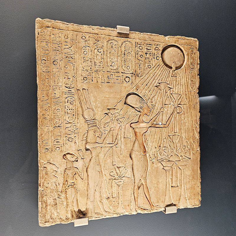 Mostra Tesori dei faraoni a Roma, Akhenaton