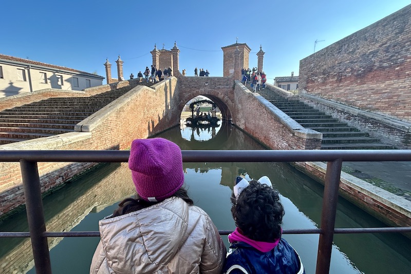comacchio trepponti bambine