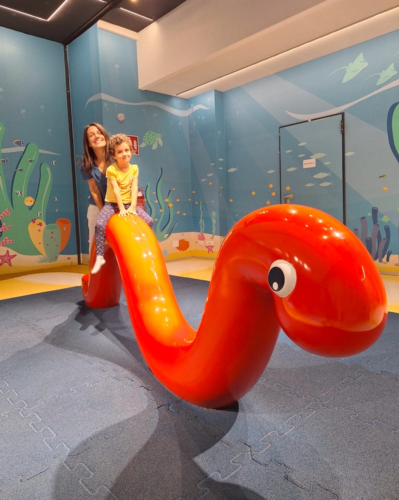 area splash città bambini e ragazzi genova mamma e figlia