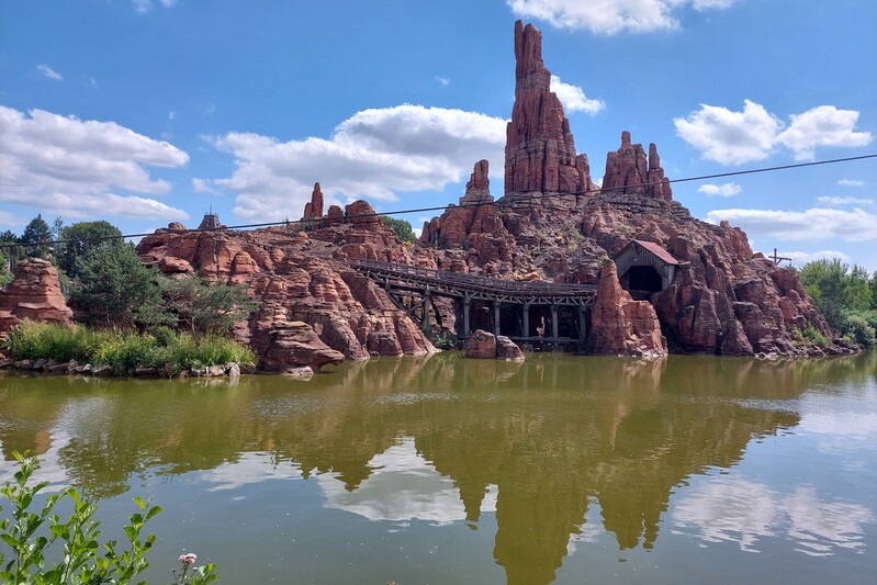 Parco Disneyland: il trenino delle miniere a Frontierland