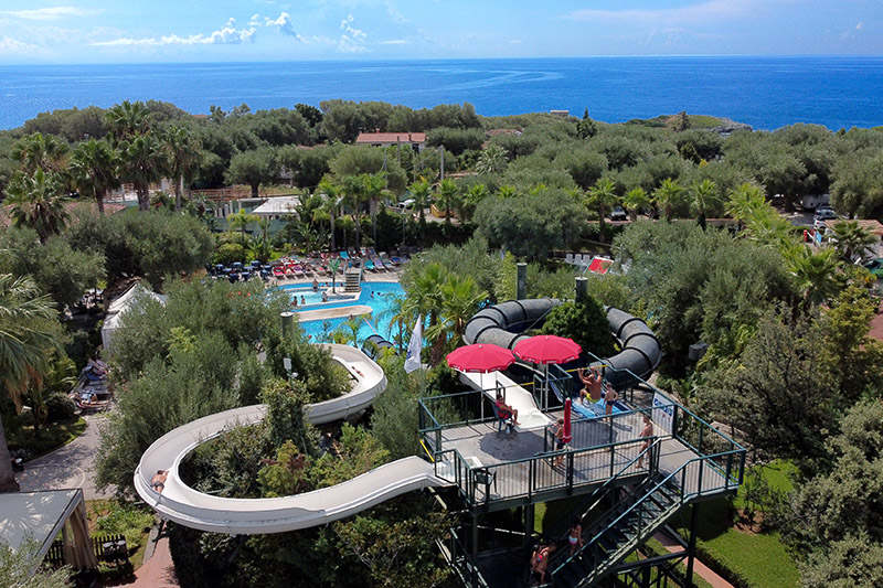 Blue Marine Resort, villaggio per famiglie in Cilento, panoramica e scivoli