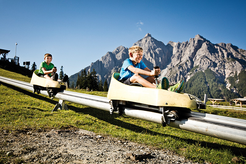 Slittino estivo a Mieders nello Stubai, Austria.