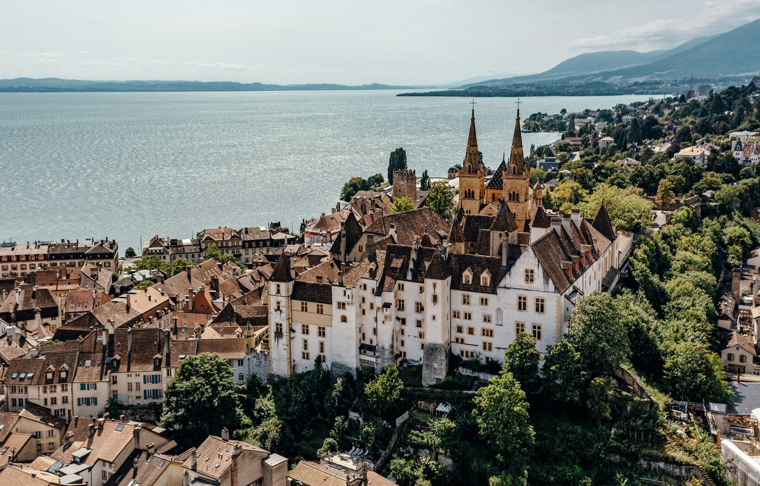 Neuchatel-Castle-Switzerland-Tourism-ph-Silvano-Zeiter