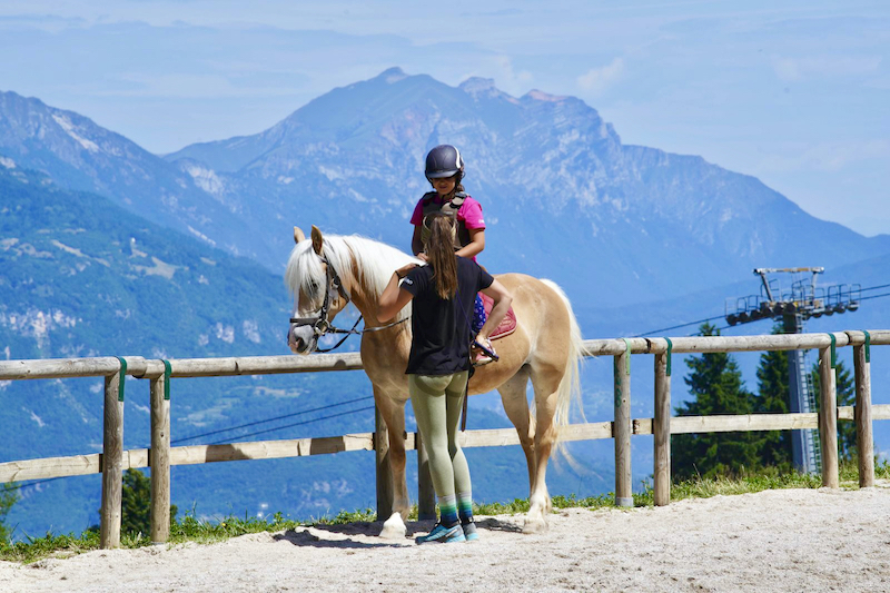 Equitazione al summer camp di Polsa.