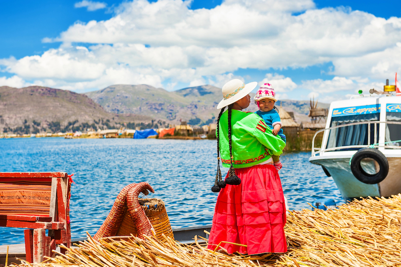 mamma e figlio perù lago