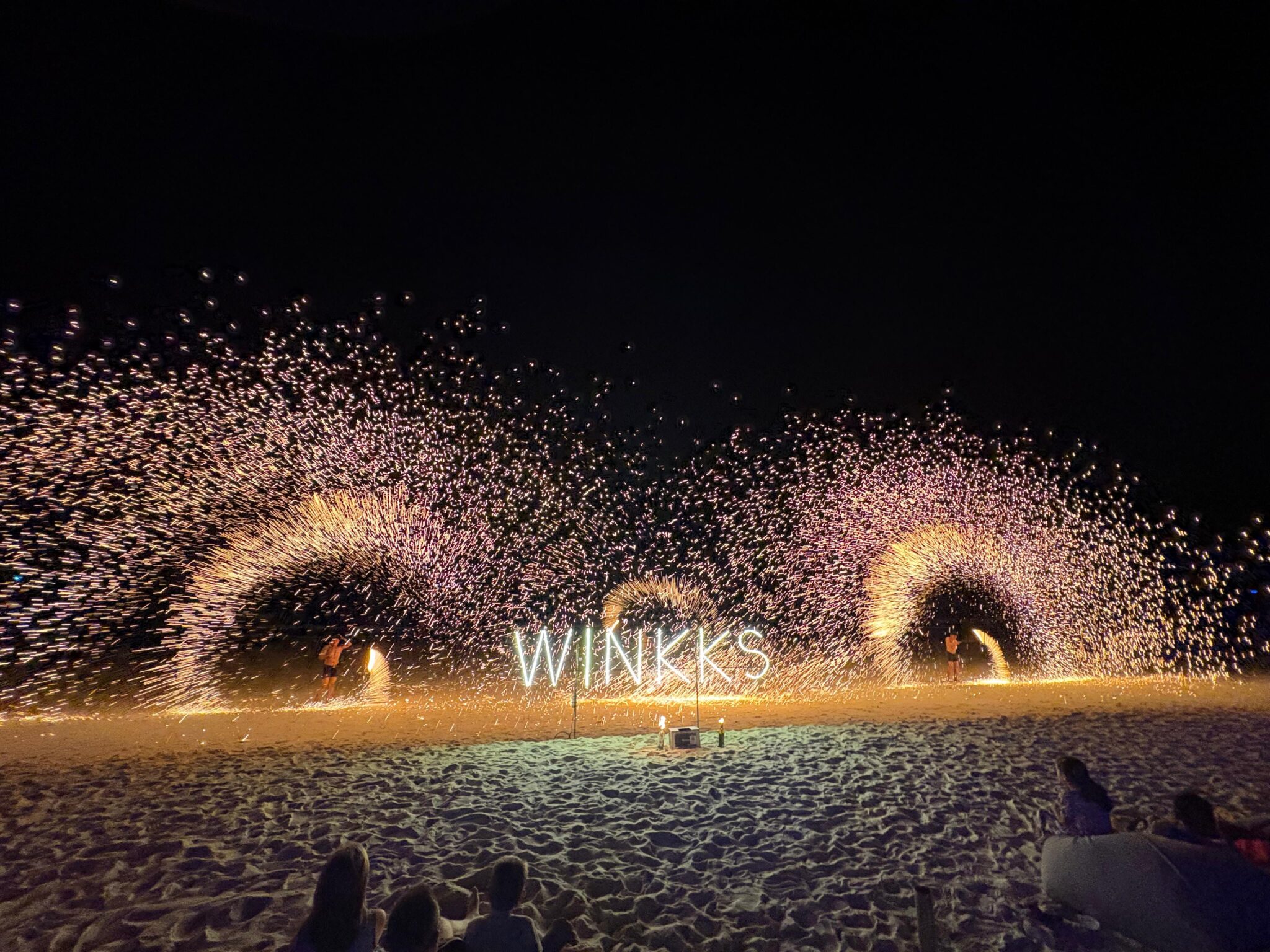 Il fire show serale al Winkks Beach Club