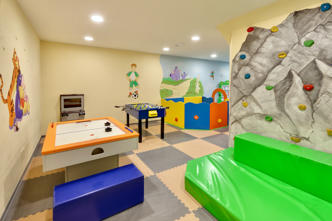 Hotel Schaurhof vicino Vipiteno per famiglie, spazio giochi interno