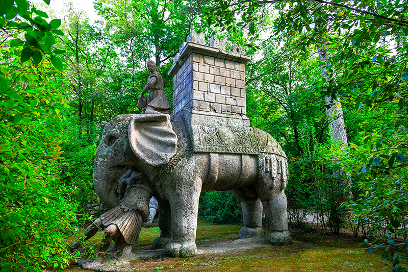 Statua dell'elefante al Parco dei Mostri Bomarzo © Freesurf*