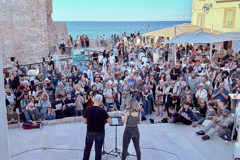 Monopolele: Street Performance Valerie Tristan