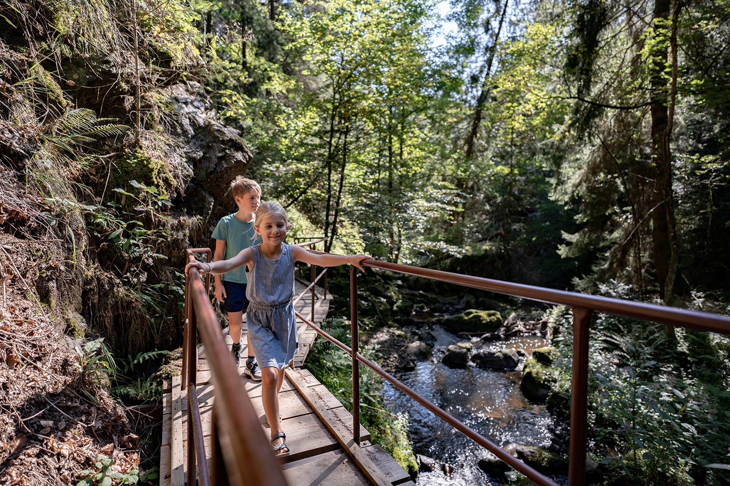 Foresta nera con i bambini © Jigal Fichtner